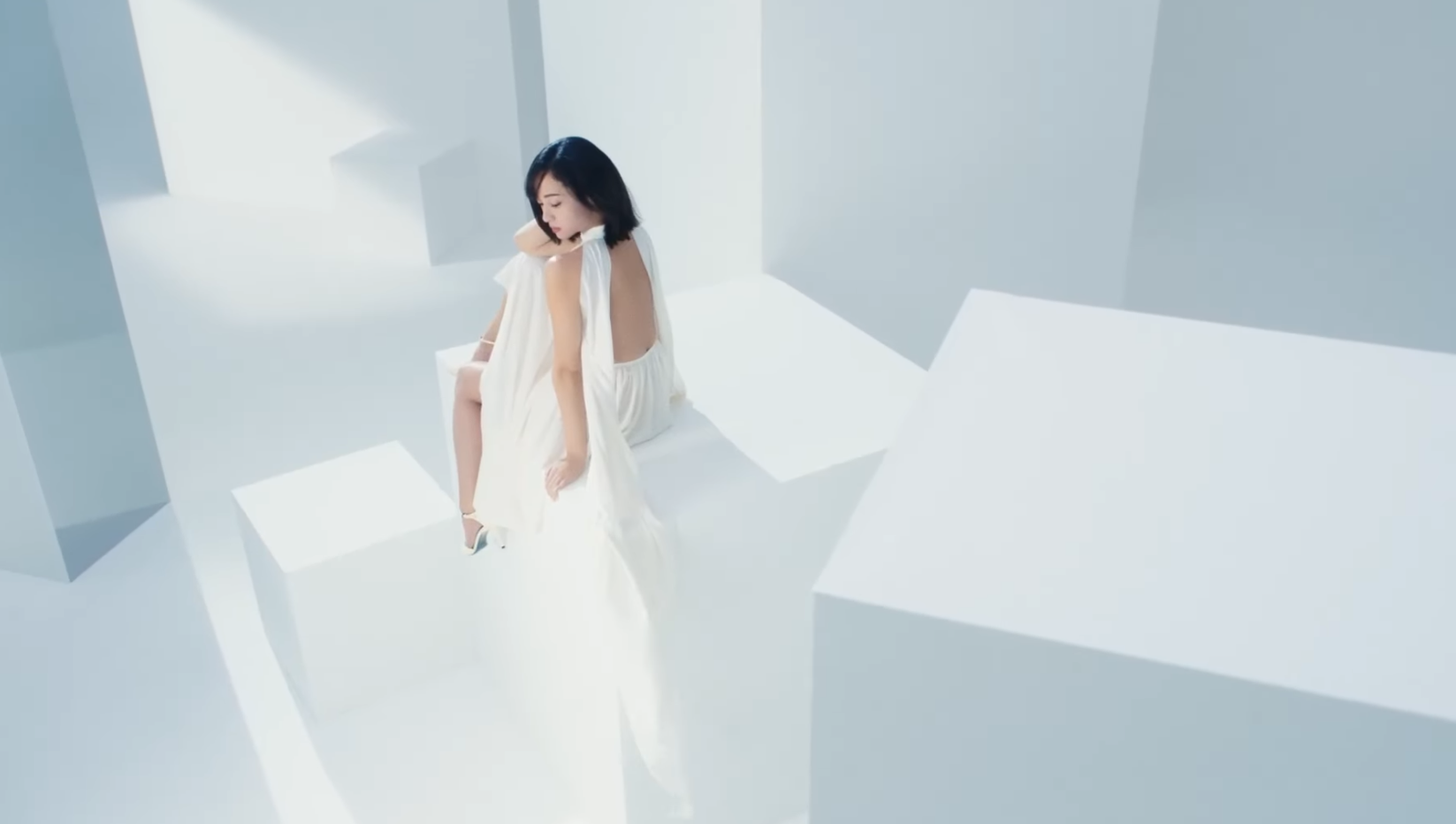 Color con品牌公開澤尻拍攝的全新廣告及拍攝花絮。