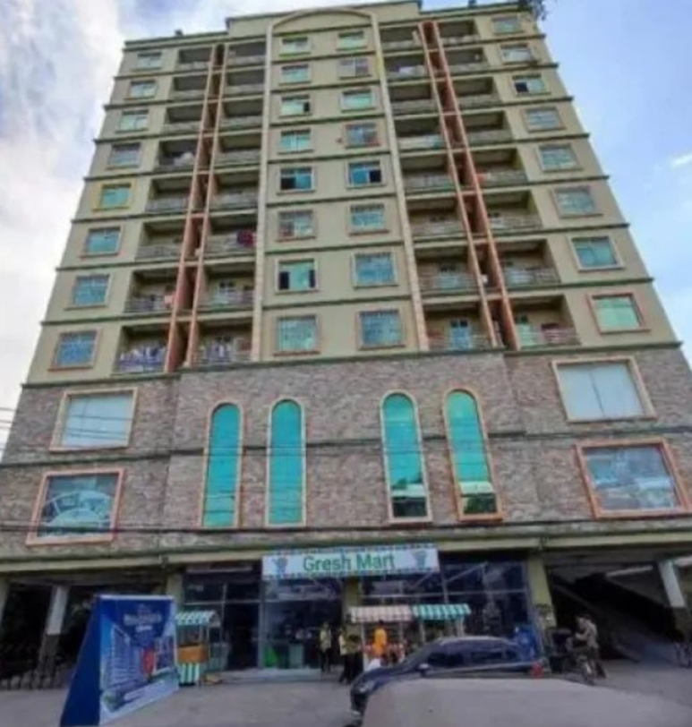 緬甸地震|曼德勒(瓦城)的一棟11層公寓「Sky Villa」(天空公寓)倒塌,多人被困,內媒指該公寓中居住有數百位華人。(網上圖片)