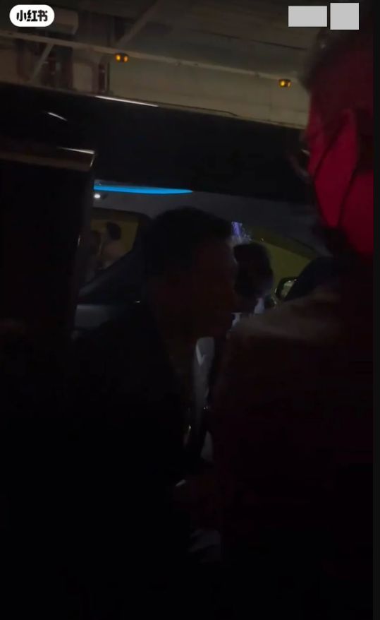 張家輝訓斥粉絲瘋狂行為影片網路瘋傳 (小紅書影片截圖)