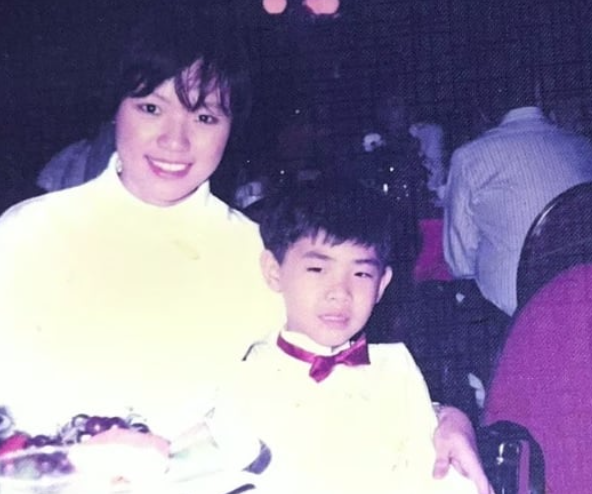 宋傳獻在手術後約一年半首次與救命恩人見面。(互聯網)