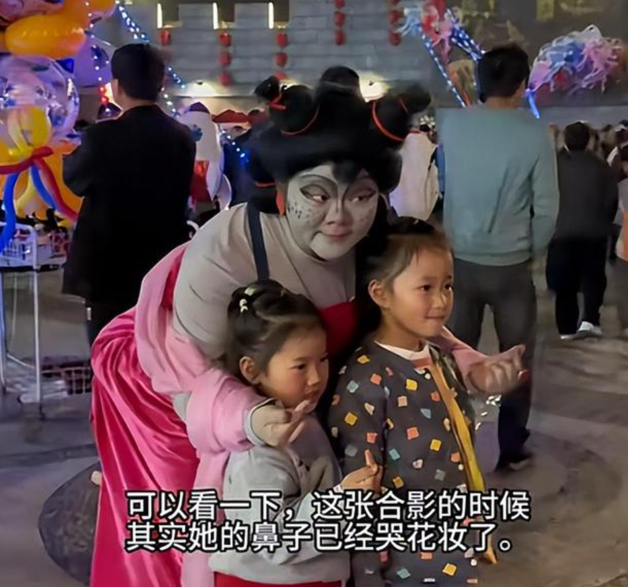 貴州一名女子哭訴,她化妝打扮Cosplay成《哪吒2》角色「石磯娘娘」到戶外廣場,沒想到被一名陌生男子辱罵,甚至做出攻擊打人的動作,後來才得知男子以為她是穿日本和服,感覺非常委屈,已報警求助。(影片截圖)