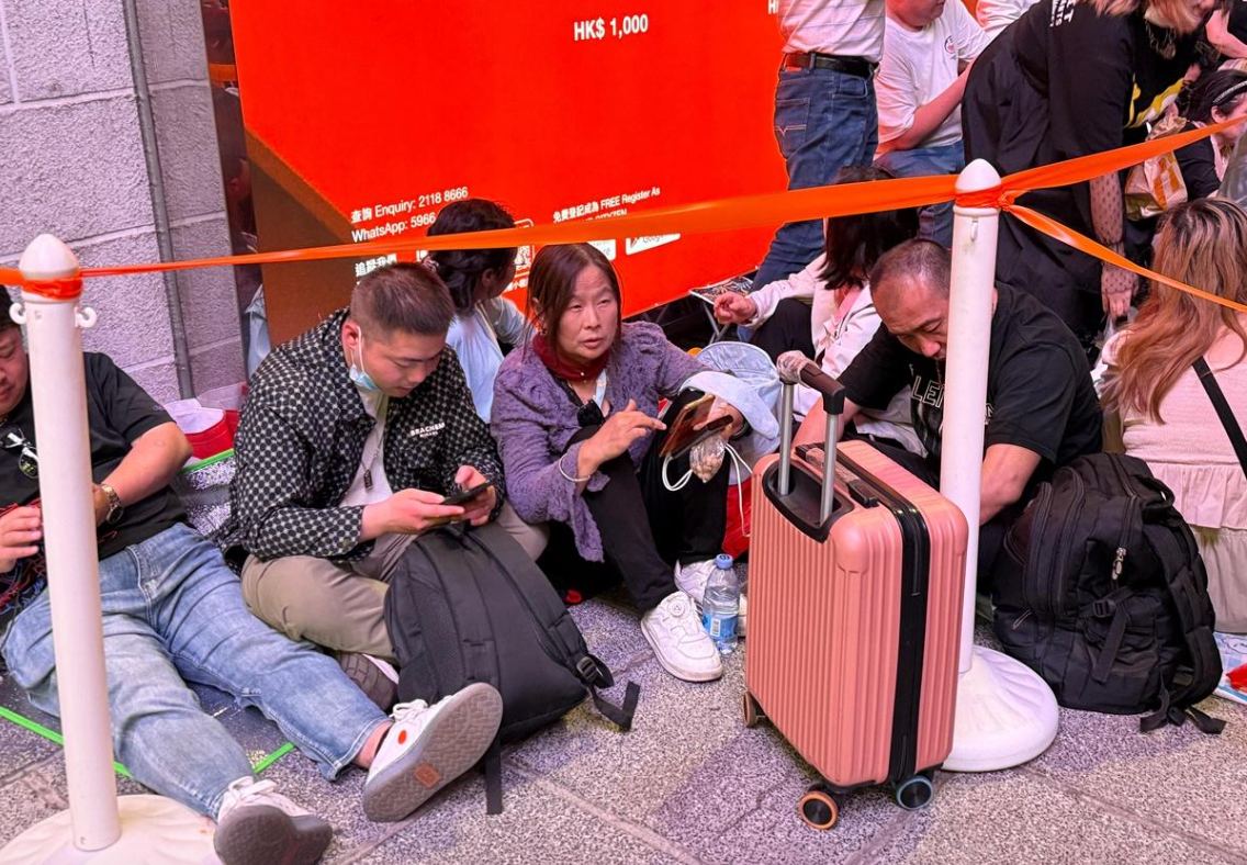 日本人氣動漫Chiikawa(吉伊卡哇)深受喜愛,期間限定店近日在尖沙咀海港城開幕,官方發售第二輪限定版毛公仔,近千人打蛇餅。(資料圖片)