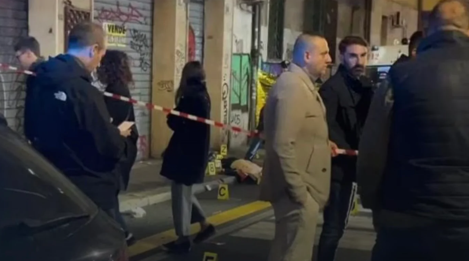 一對中國夫婦周一(14日)晚上在羅馬街頭遭兩名電單車槍手近距離開槍「行刑式」擊斃,意大利檢方初步研判,可能是意大利華人紡織業界爭奪物流地盤,涉及華裔黑社會。(網上圖片)