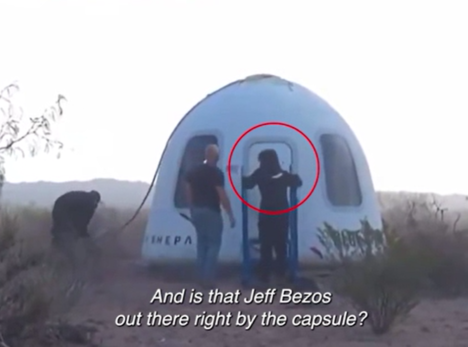 艙門很快從新關上。(互聯網)