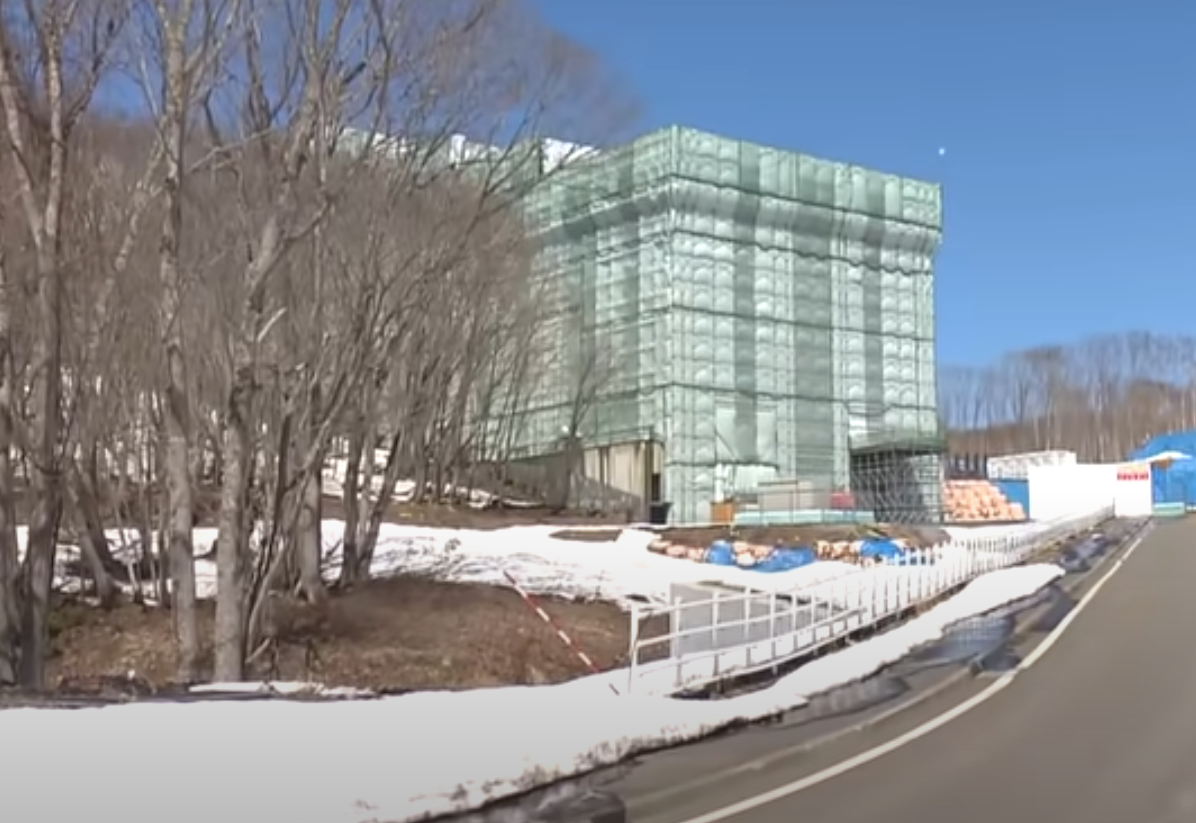 酒店據報僅完成3成的工程。(新聞截圖)