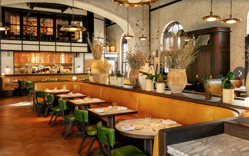 奧巴馬及米歇爾到意大利高級餐廳「Osteria Mozza」甜蜜約會。(互聯網)