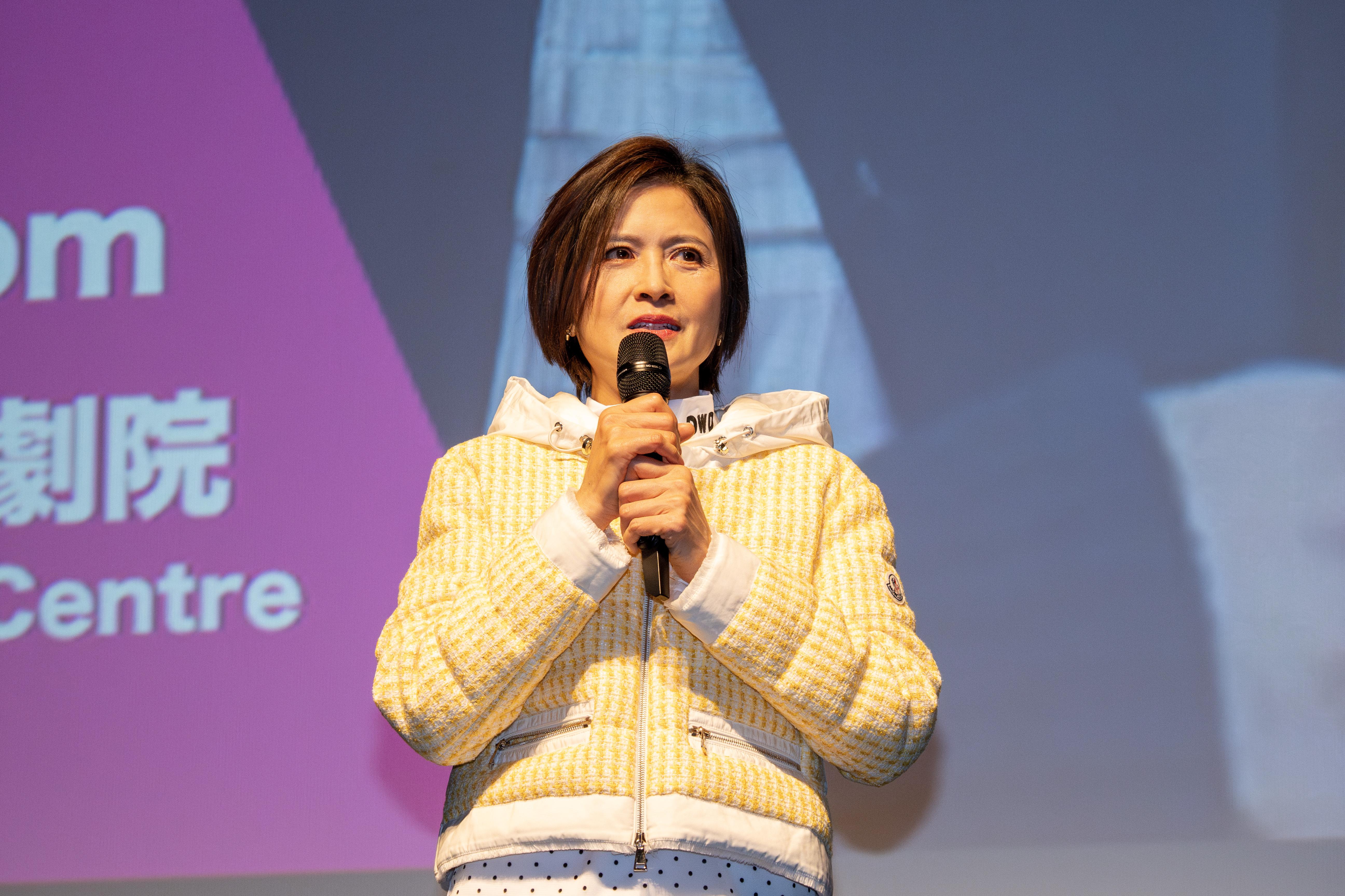 《92黑玫瑰對黑玫瑰》舉行放映活動,女主角之一的邵美琪應香港電影資料館邀請跟影迷見面。