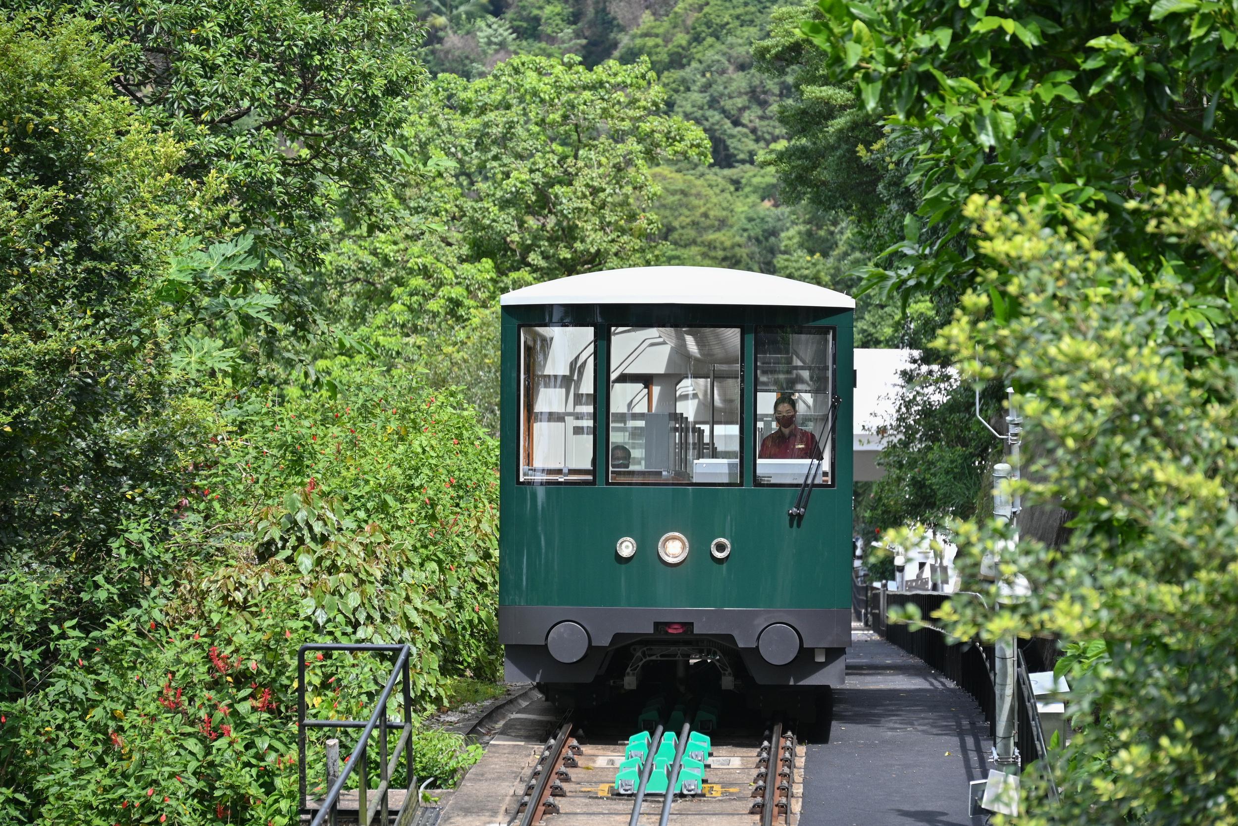 套票包山頂纜車來回票。