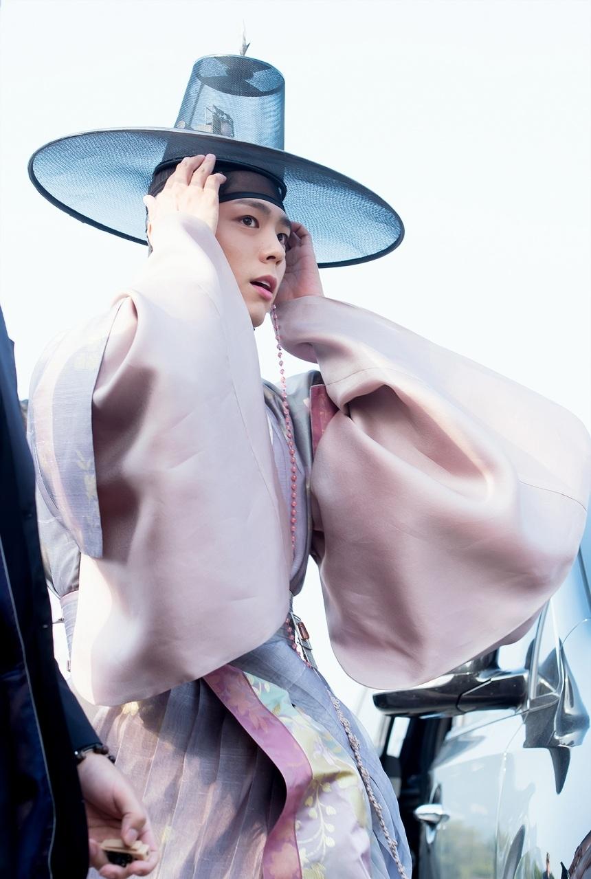 朴寶劍於《雲畫的月光》的韓服造型。