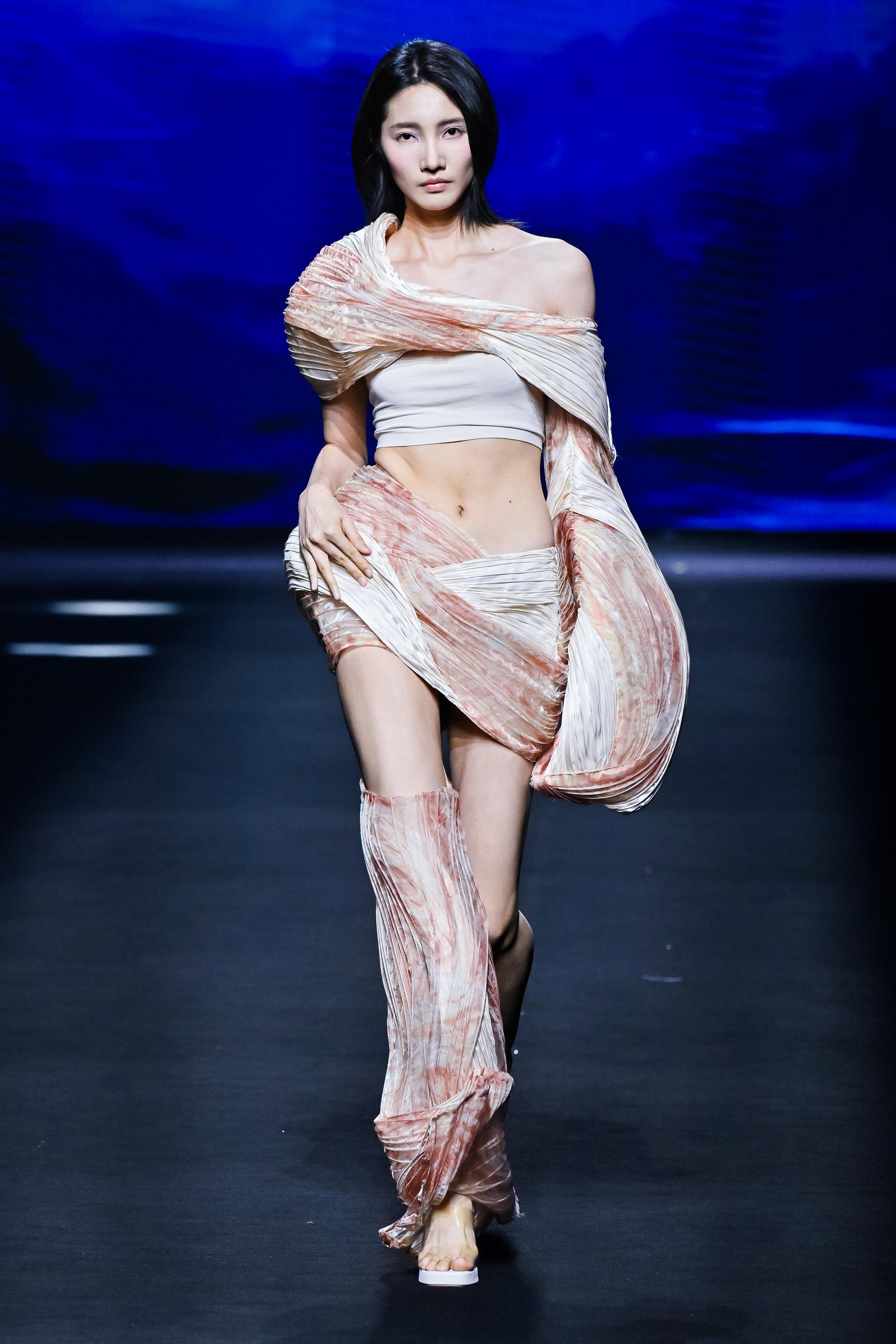 今次「粵港澳大灣區時尚匯演2025–廣州站」展出的每件作品各有特色。