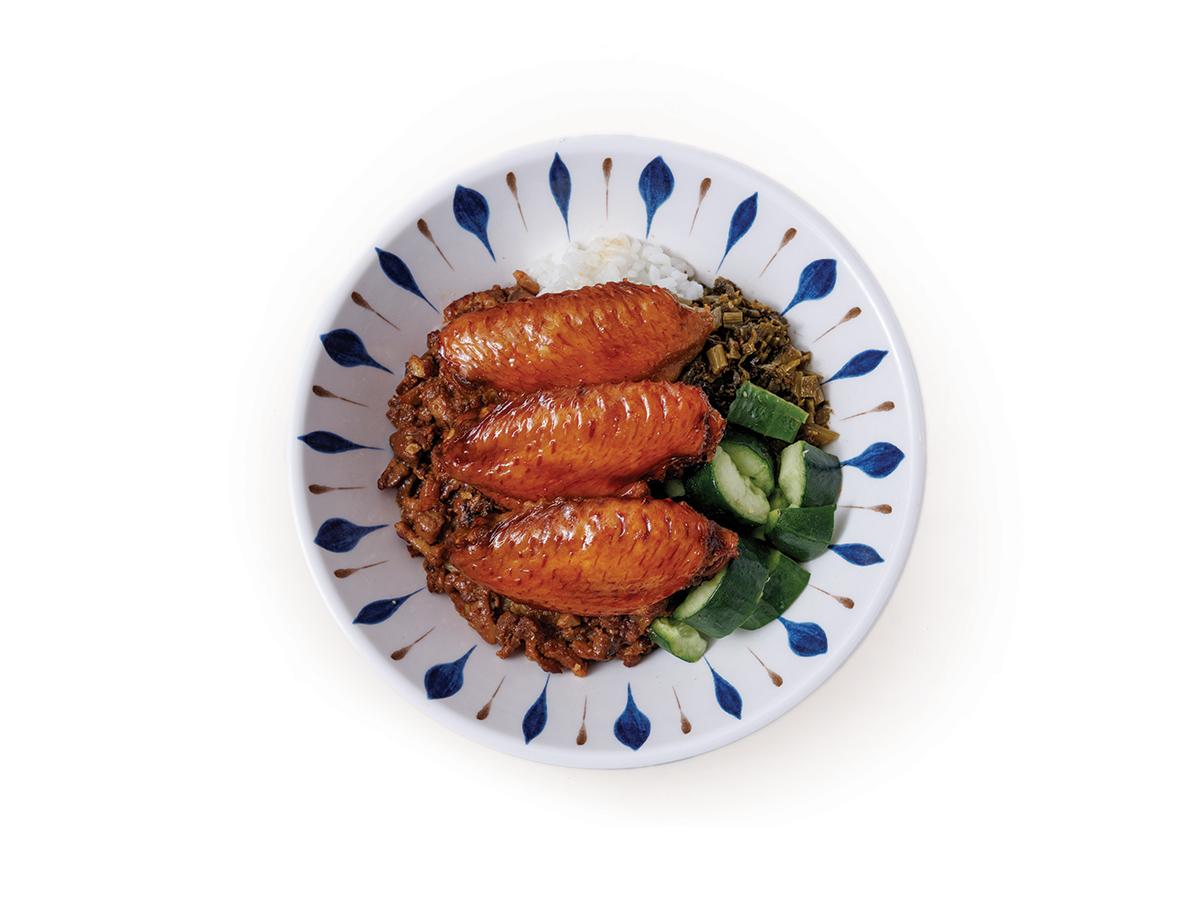 學生餐券自選主食連飲品:黑麻油雞翅肉燥蓋飯/米粉