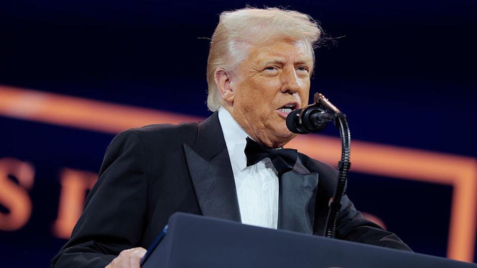 特朗普嘲談判各國領袖「kiss my ass」請求「願做任何事」。