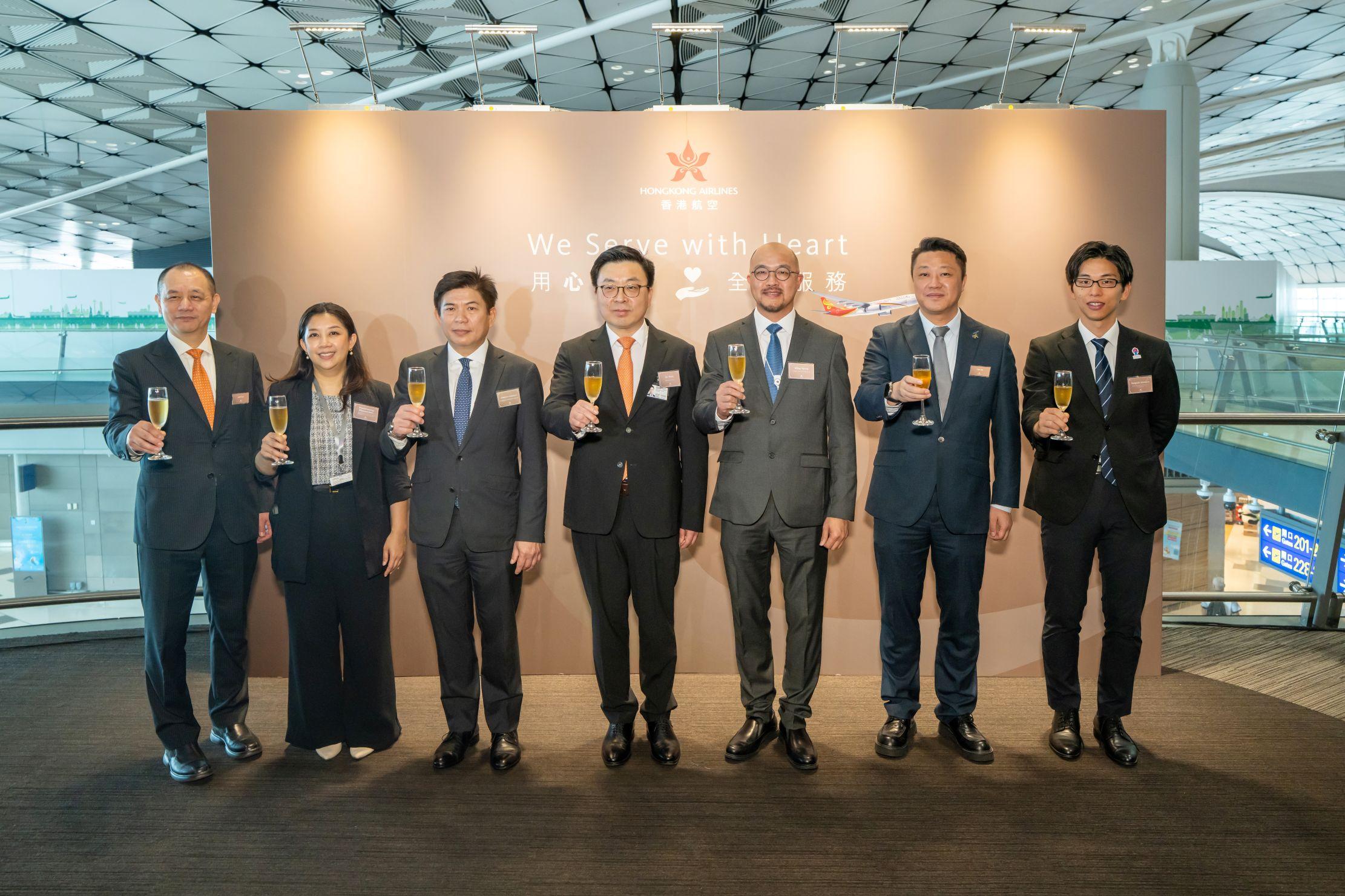 香港航空今日宣布以「用心出發 全心服務」為理念,推出一系列服務升級措施