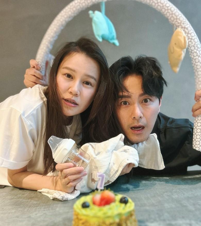 同日更是兩人的結婚七周年。