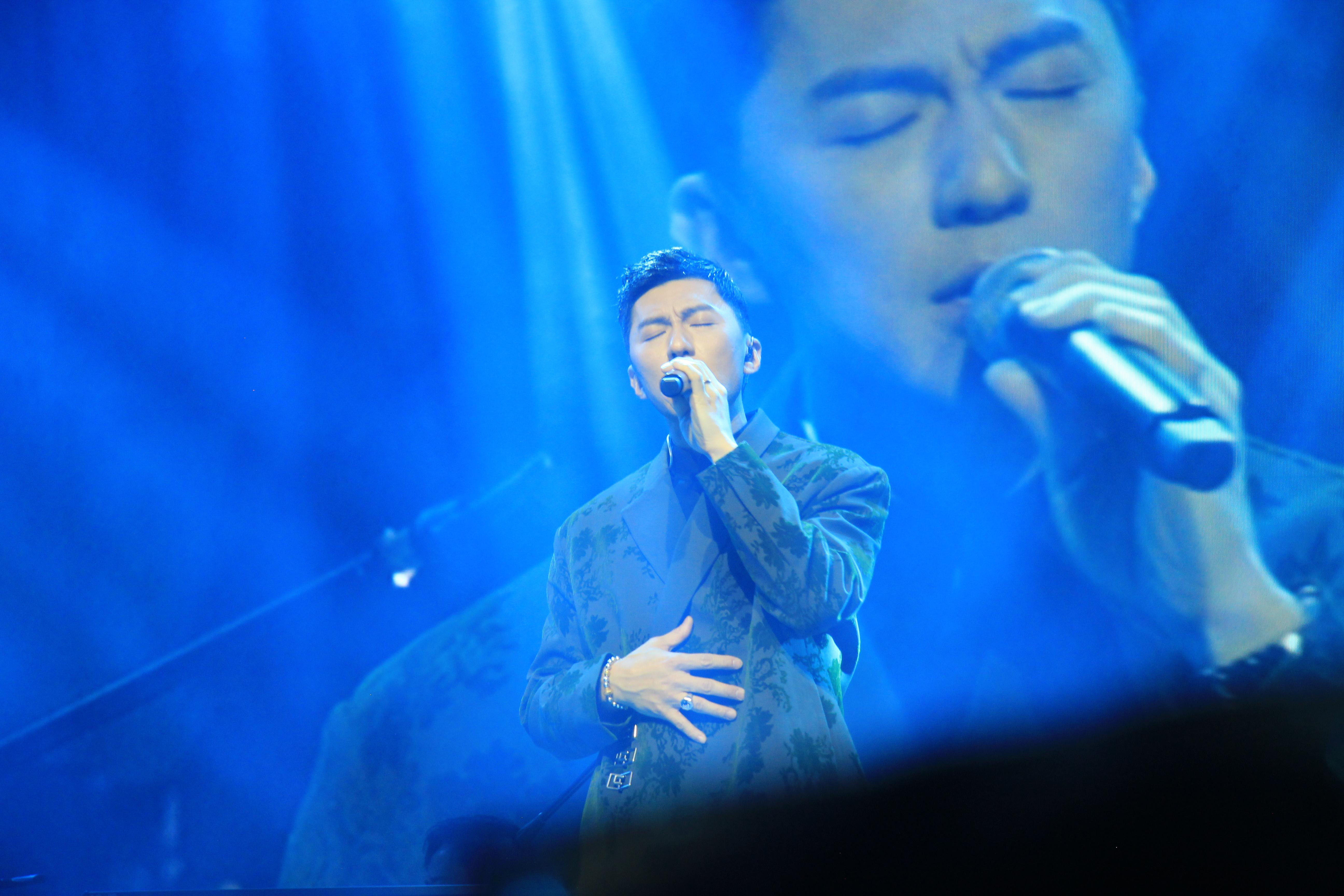 袁偉豪在廣州舉行《路途上的袁偉豪BEN ON THE ROAD巡回演唱會》。