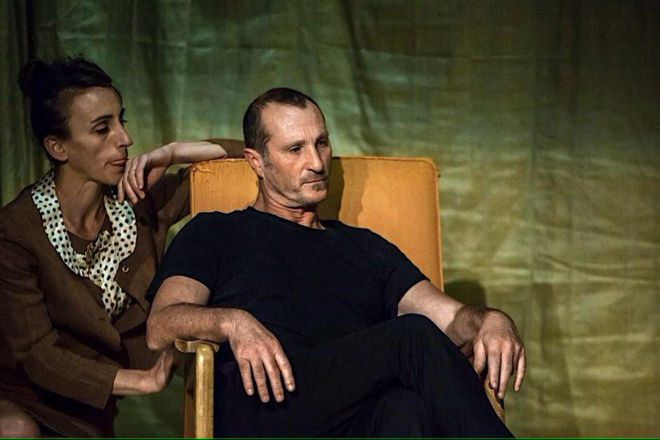 4位舞者連同1位音樂人,帶來一場專為香港創作的實驗舞劇。