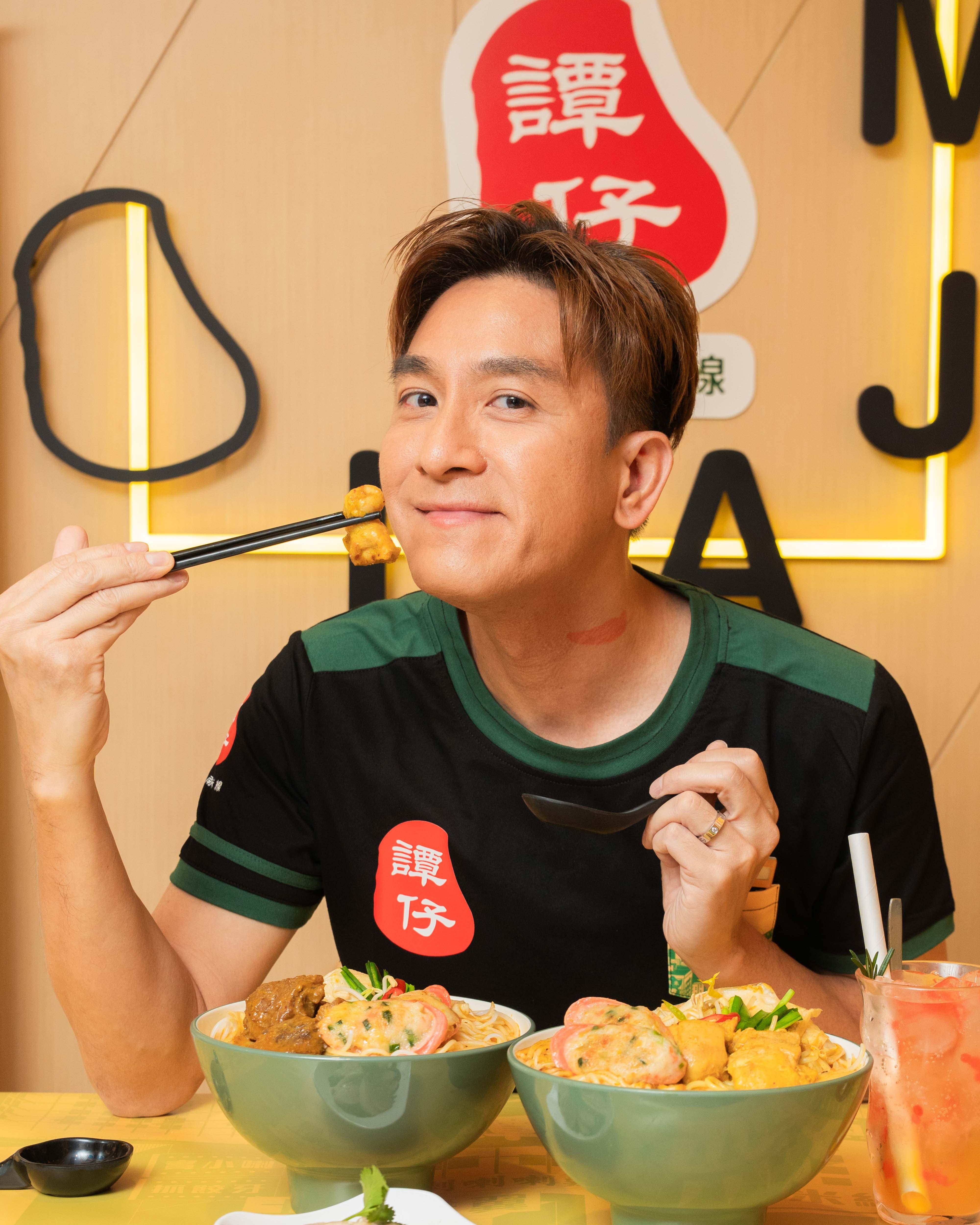 馬明大讚港式咖喱湯米線,湯底微辣、咖喱香料味道濃郁。