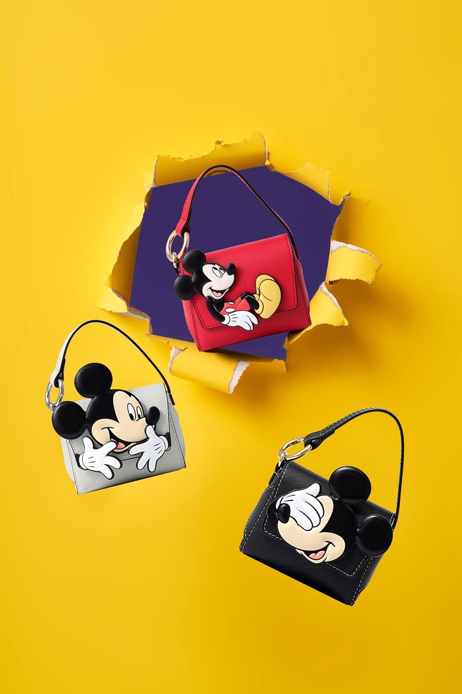 Mickey Mouse迷你皮革斜揹袋 $590(有黑、紅、銀3色選擇)