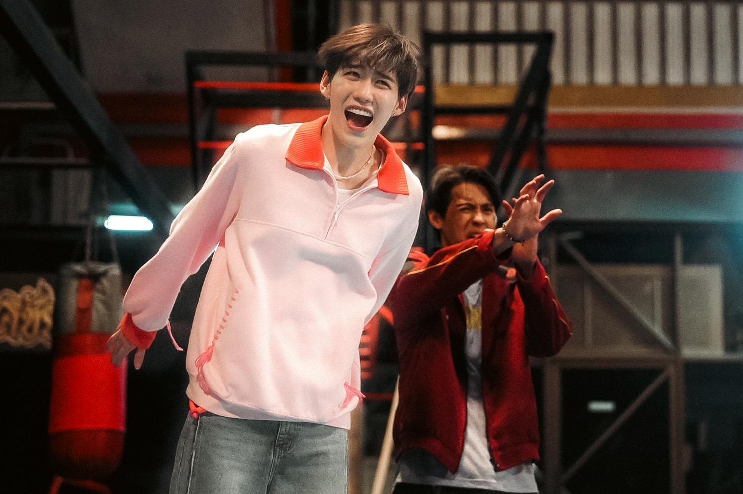 「BKPP」Billkin及PP Krit即將為其主演泰國瘋狂喜劇電影《關於我和鬼變成家人的那封利是》於5月到港宣傳,並於5月5日出席電影的香港首映禮。