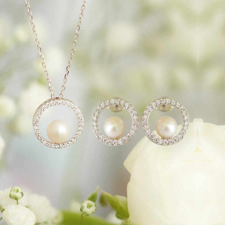 閃耀之選:Haro Set,18K金包925純銀頸鏈及耳環,天然淡水珍珠,MONI人造仿鑽。售價:$1,760