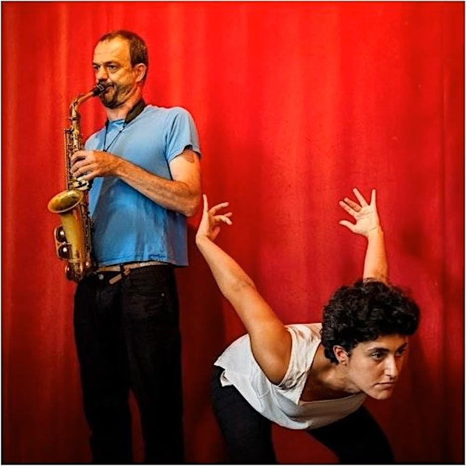 舞蹈家Lotus Eddé Khouri和色士風演奏家Jean-Luc Guionnet,2012年開始持續創作,彼此的合作既詭異又引人入勝。