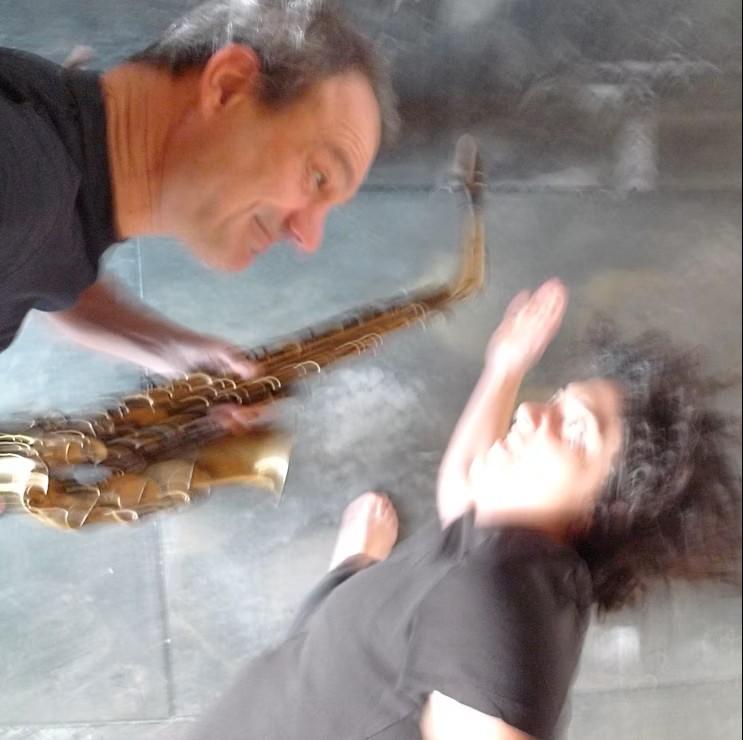 Lotus與Jean的演出,充滿挑戰與創新的藝術冒險。