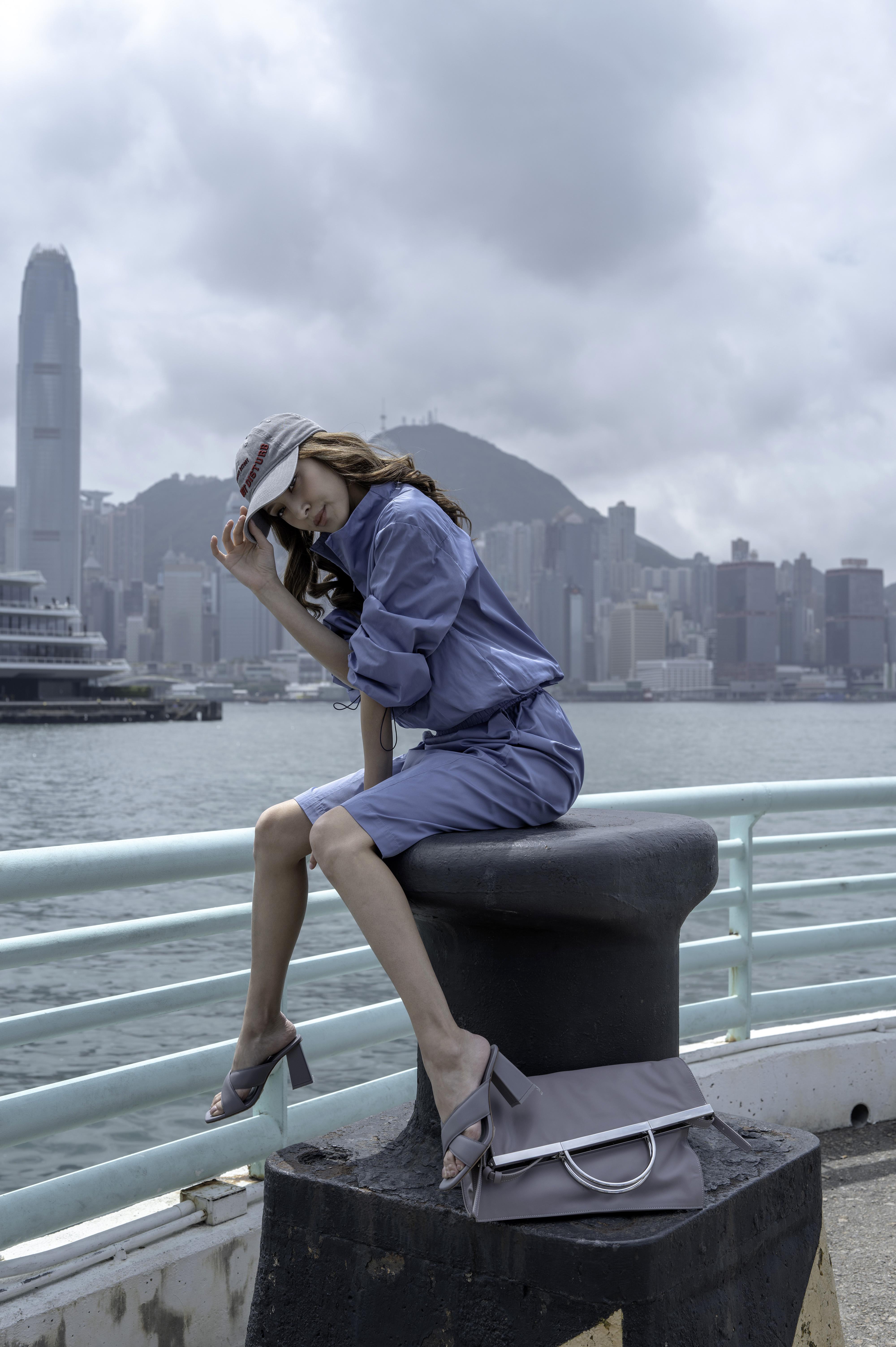 陳凱琳換上多個不同造型,演繹品牌融合復古與現代的設計理念。