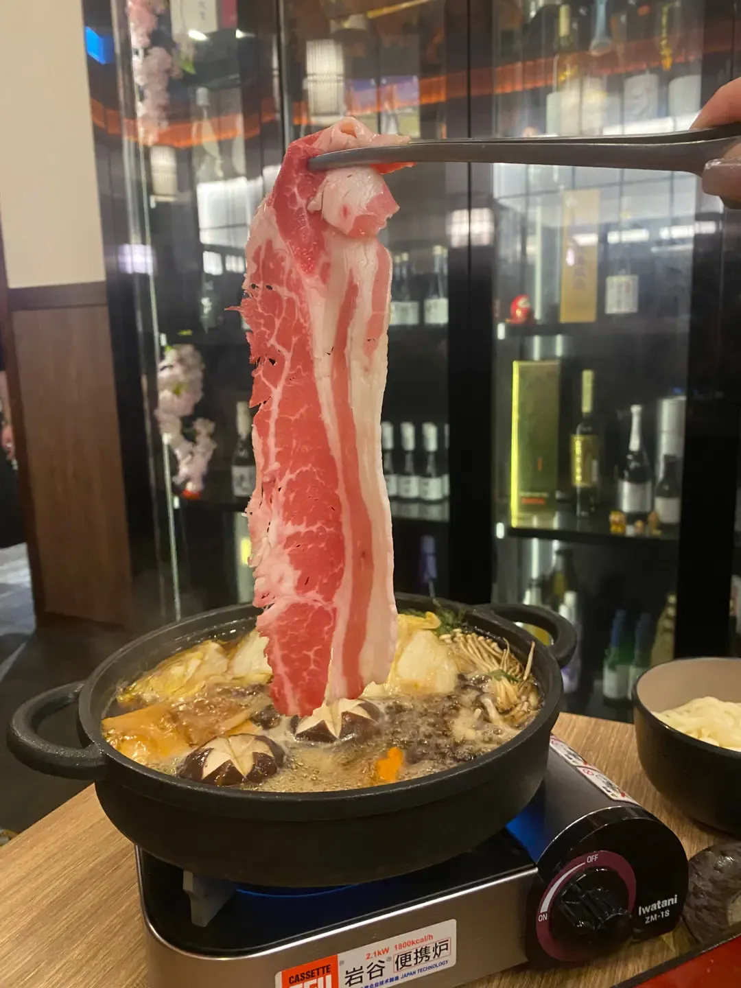 網民讚$1壽喜燒牛五花或豚肩肉均大片,肉質軟嫩。(網上圖片)