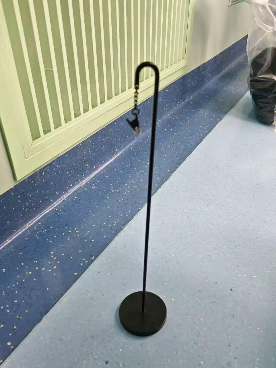 內地男酒後摔倒鐵桿插入口 直穿顱內緊急送院搶救(網圖)