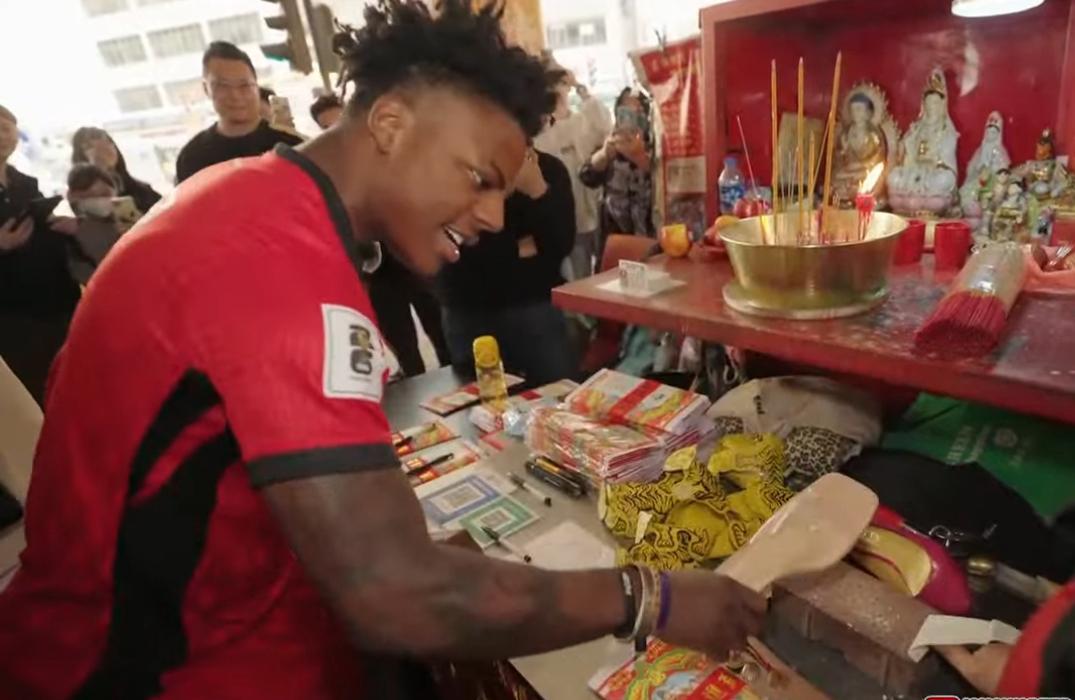 甲亢哥IShowSpeed現身鵝頸橋體驗打小人。