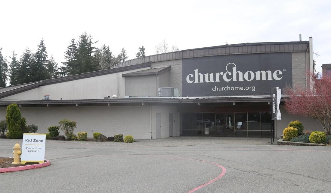 Justin每星期去的Churchome教會,Ryan認為是邪教組織。