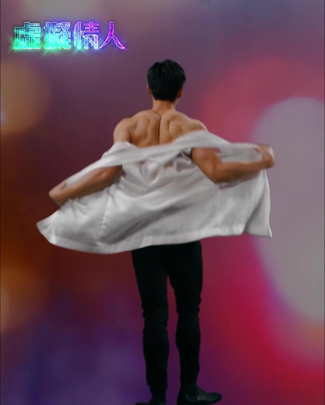 朱敏瀚拍畢《拳王》積極操肌。