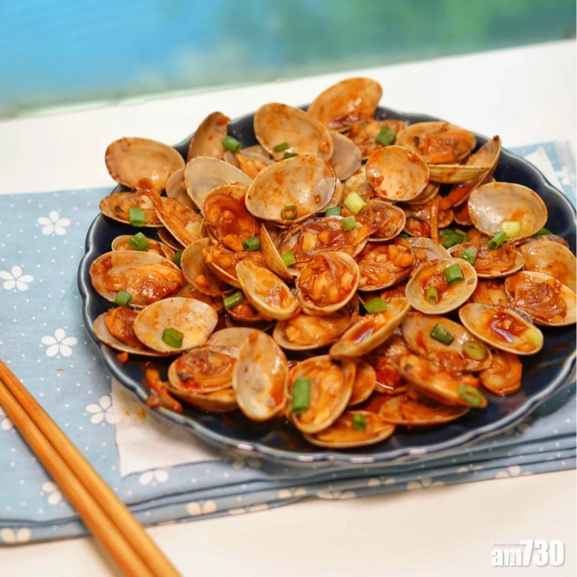 愛吃辣的話可加入辣醬一起翻炒。