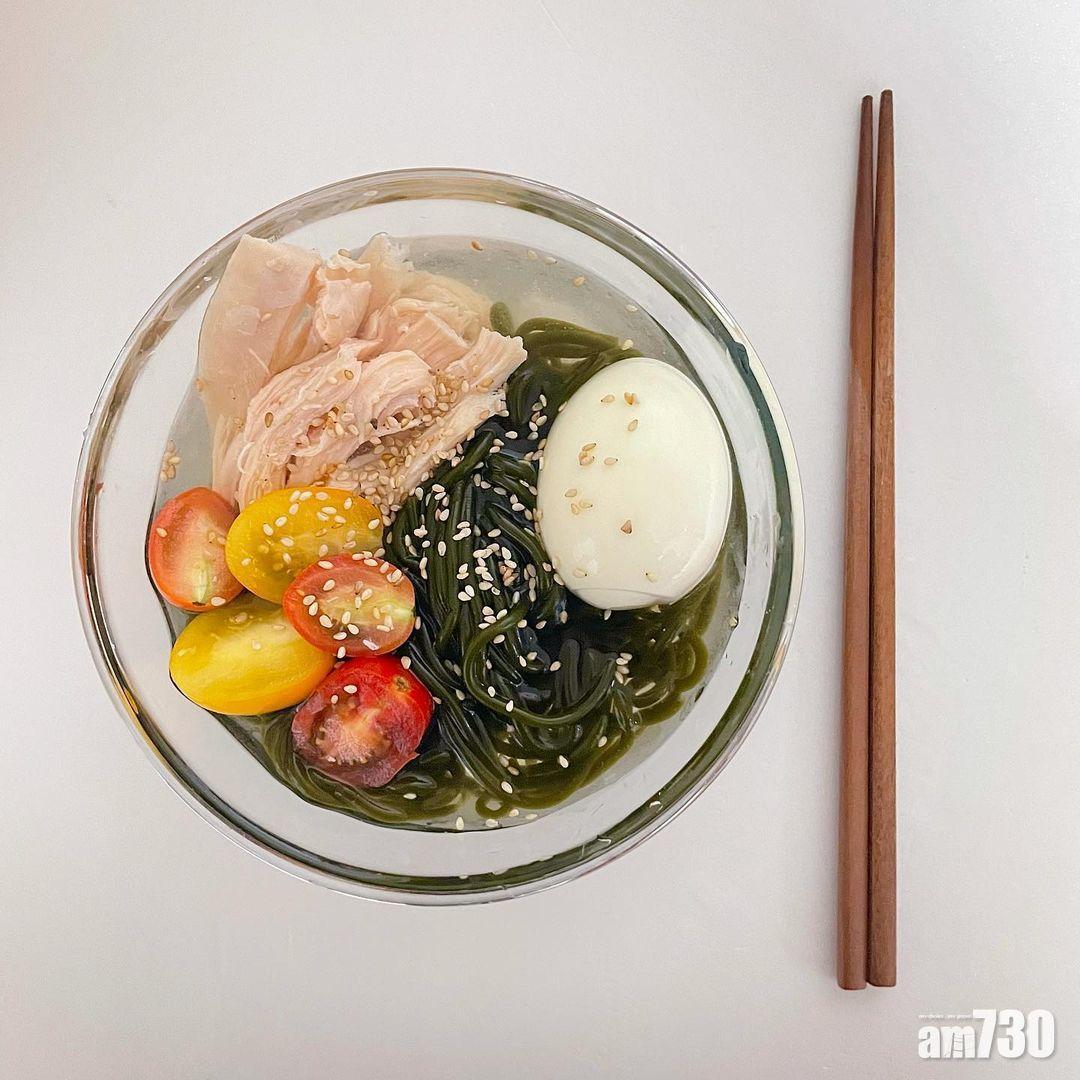 韓式料理|將一般素麵條改為海帶麵條更健康。(instagram @igotit_dieter_365days)