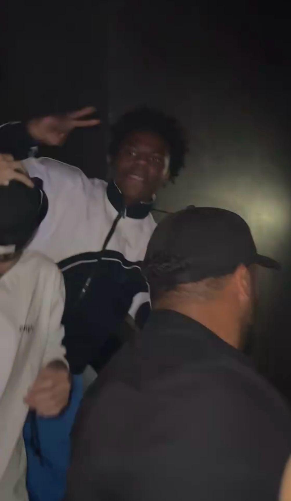 Speed回到香港,並於中環體驗夜生活。