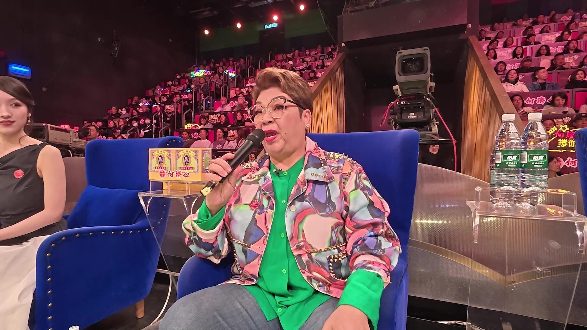 肥媽話張佳添其實想話曹越唱呢隻歌唔夠姣。