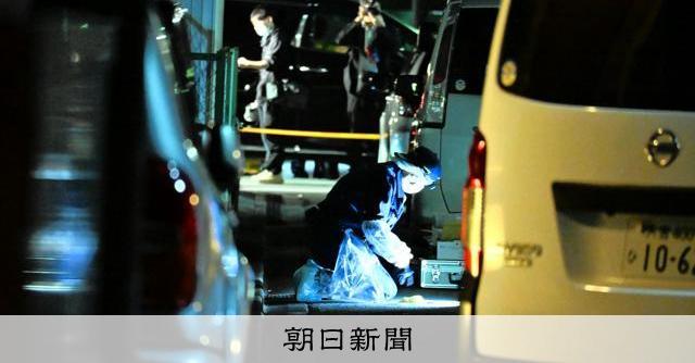 日本埼玉14日晚間驚傳恐怖砍人案,一名年輕女性在一棟公寓前遭人殺害,警方今公布死者的身份,為住在案發公寓的15歲女高中生手柄玲奈。