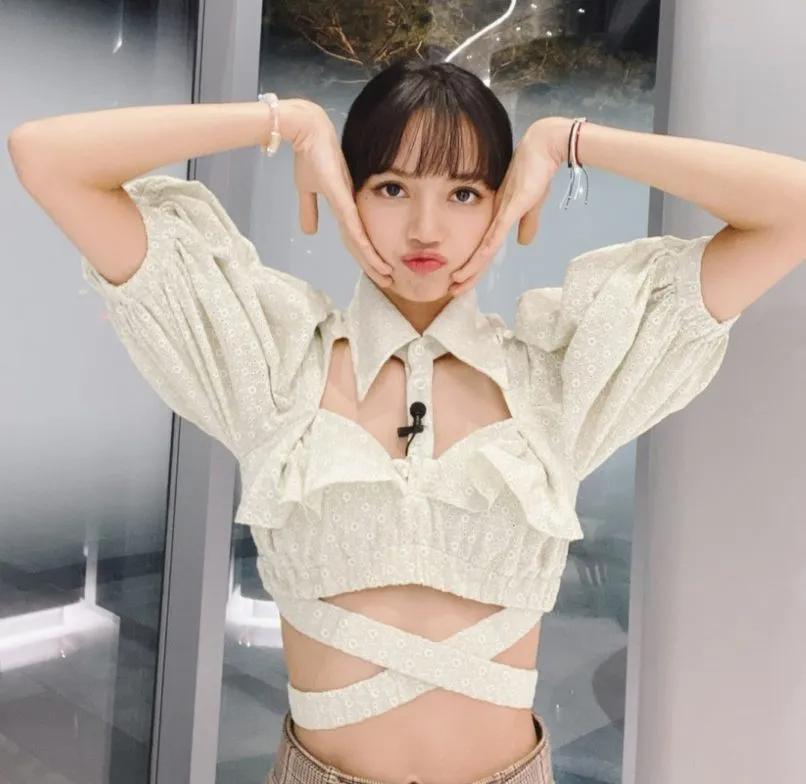 Lisa在2021年拍攝內地綜藝時,戴上RAVIPA的許願手繩系列。