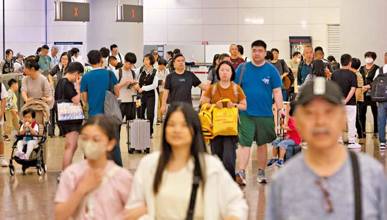 復活節長假期結束大批市民返港