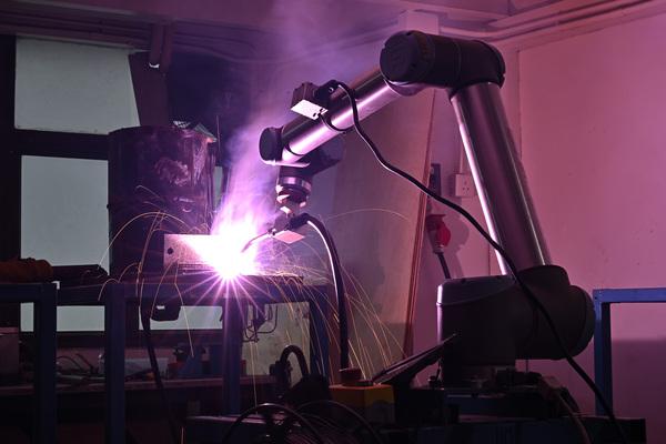 政府2018年成立建造業創新及科技基金,先後注資共22億元,惠及約1,330間公司,其中約六成是中小企。(政府新聞網圖片)