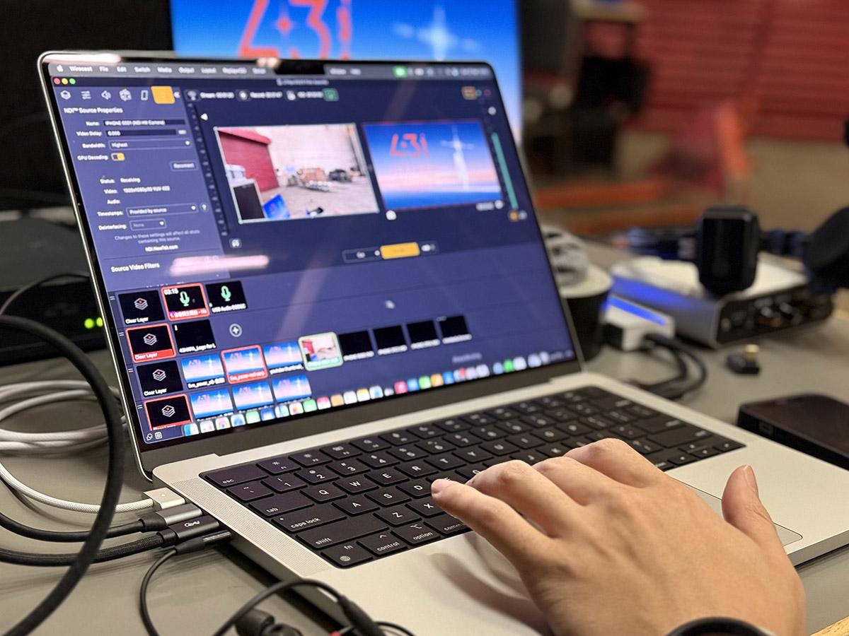 金像獎2025戶外直播以iPhone 16 Pro Max連接M4 MacBook Pro