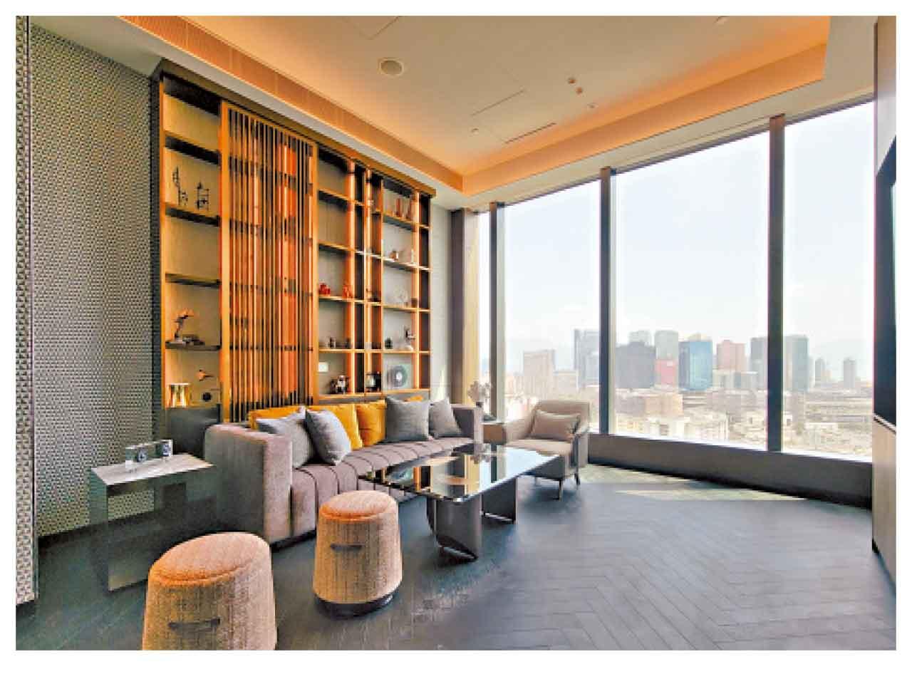 「泰峯」Uptown East