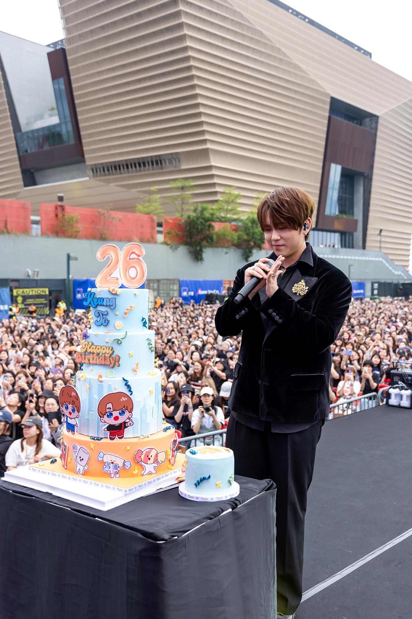 姜濤出席後援會舉辦的「The Keung’s Show」千人賀壽活動,與6,000位姜糖預祝26歲生日。