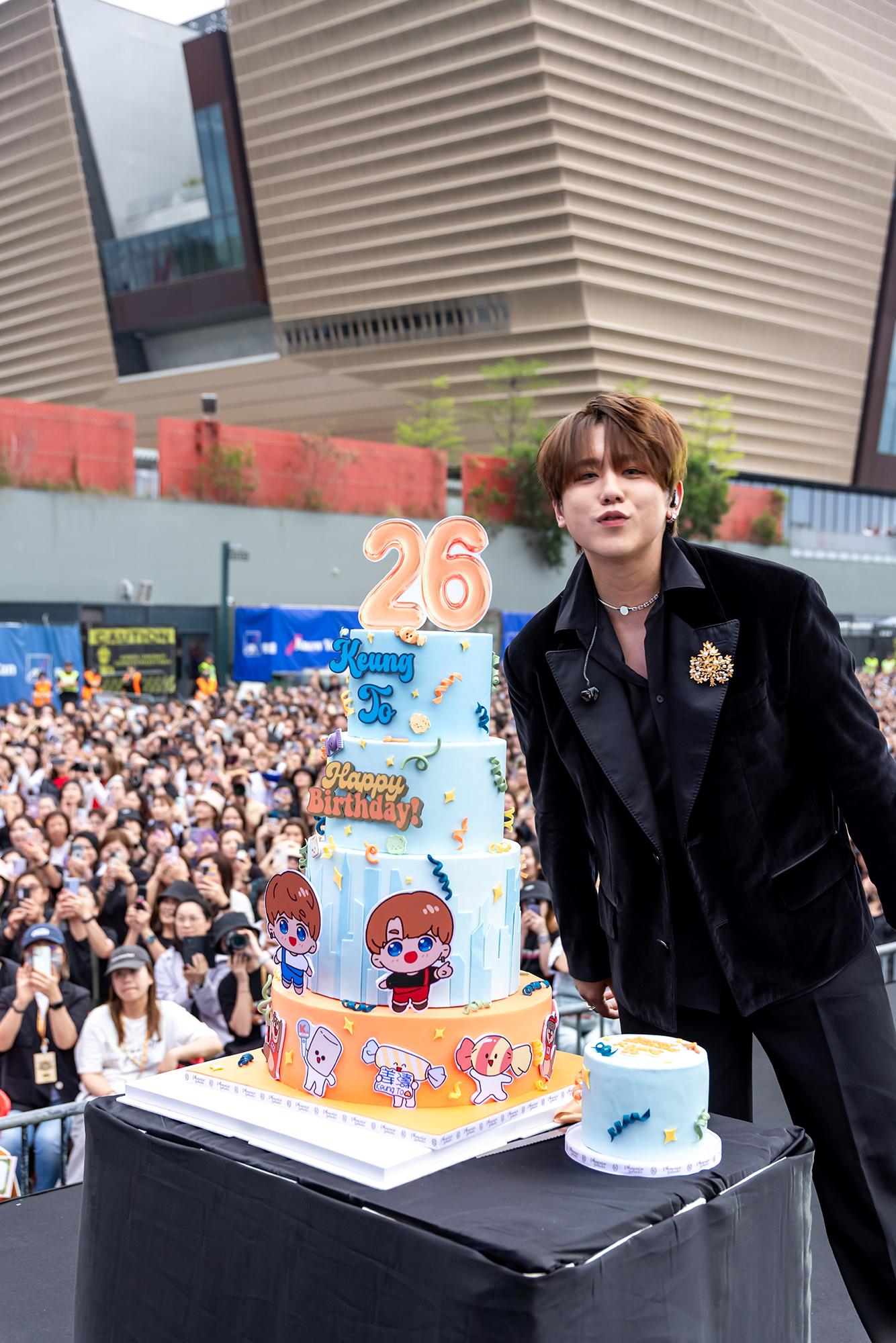 姜濤出席後援會舉辦的「The Keung’s Show」千人賀壽活動,與6,000位姜糖預祝26歲生日。