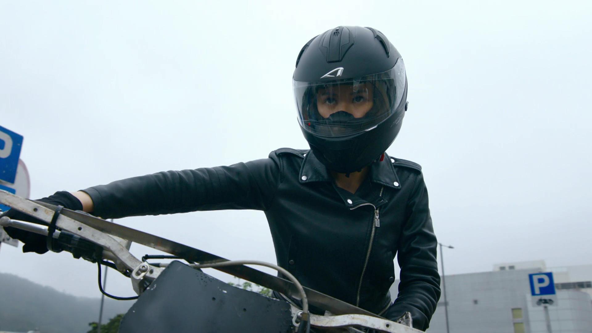 張彥博指角色大部分時間「笠到實」,故有時只能以嘴巴及眉毛做戲。