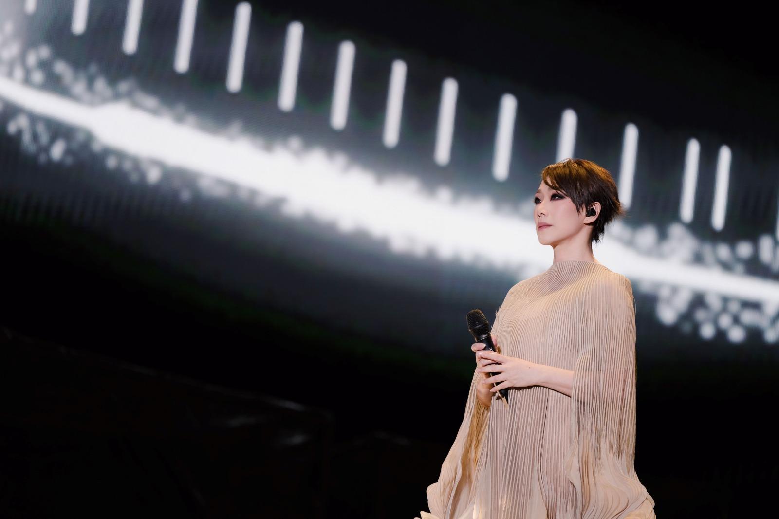 Sandy在這場演唱會中,唱盡40年音樂旅程的金曲。