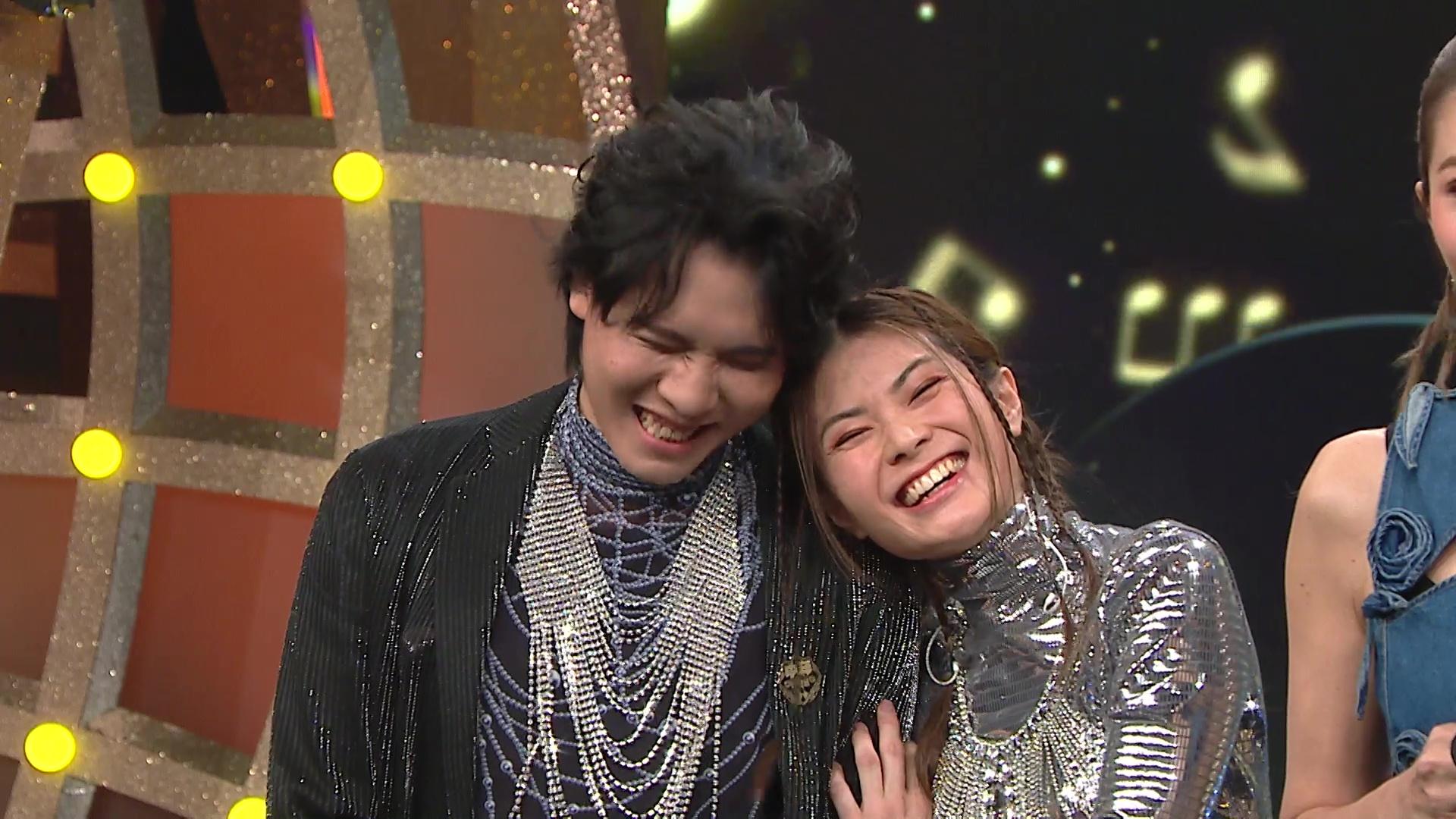 善玥澄與彭家賢合唱《芳華絕代》。