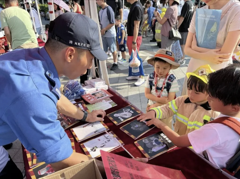 訪客可免費玩攤位遊戲。(香港消防處圖片)