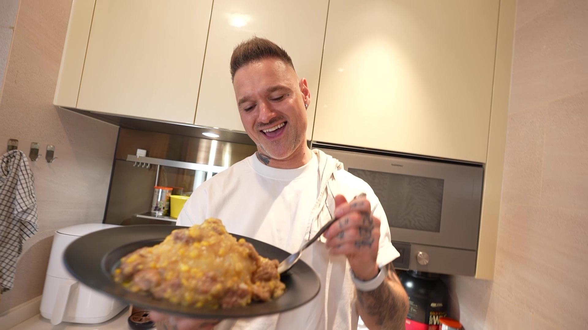 占士丁丁個人介紹片。