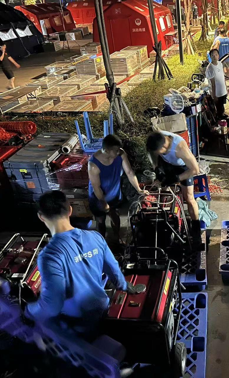 香港消防處表示,經過連日在緬甸地震災區的搜救行動,特區救援隊現正忙於收拾裝備,準備回港。(消防處FB)